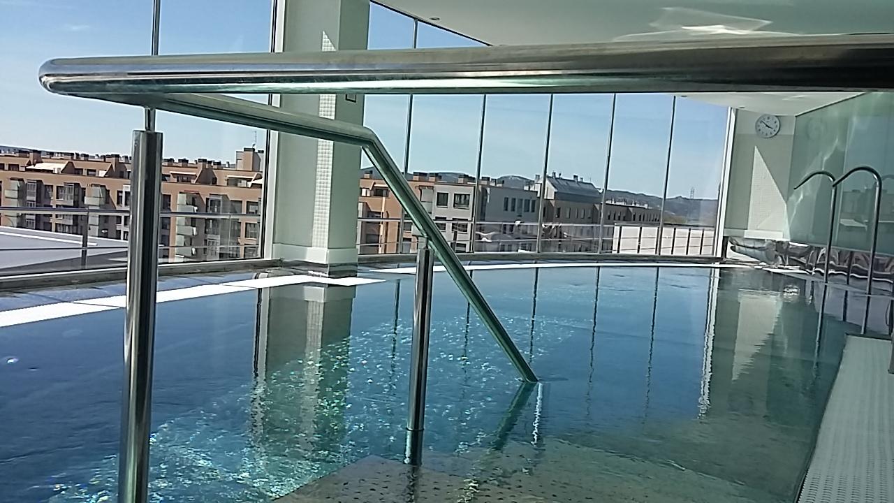 Gran Hotel Lakua Vitoria-Gasteiz Exterior photo The swimming pool