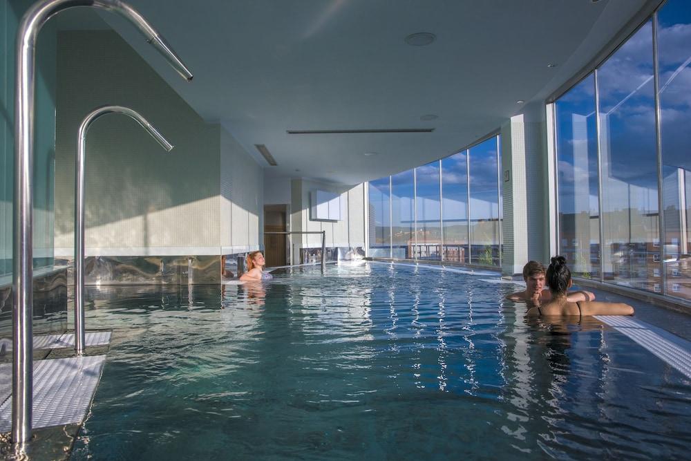 Gran Hotel Lakua Vitoria-Gasteiz Exterior photo The spa at The Landmark